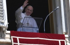 Pope at Angelus: Be ready for the final encounter with the Lord