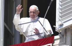 Pope at Angelus on feast of the Assumption: Mary is the “Gate of Heaven”